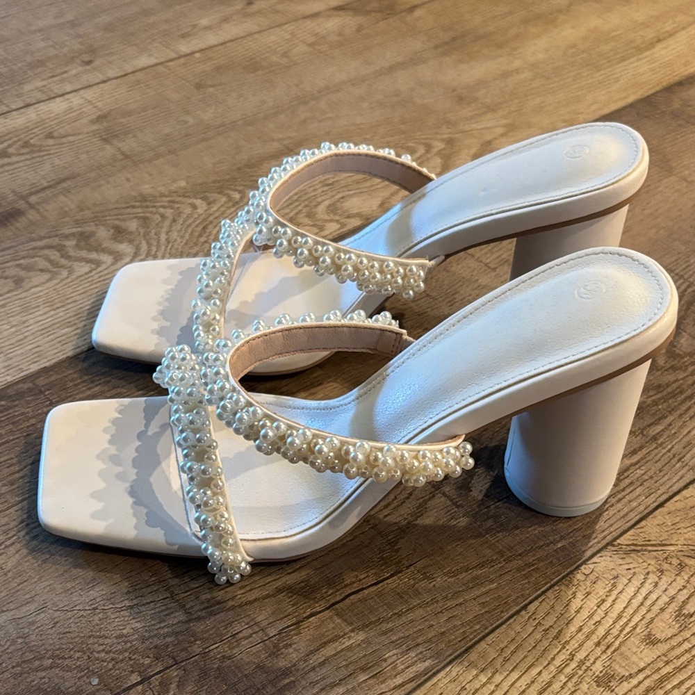 Pearl white heels / similar to dolce vita sold out heels